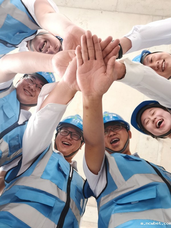 山东点点taptap国际举办庆祝新中国成立70周年“我和我的祖国”书画摄影作品展