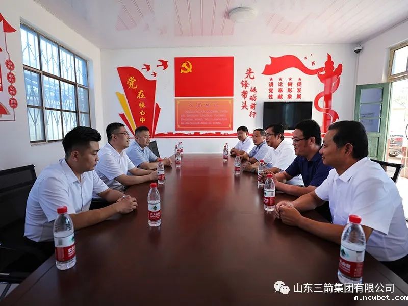 “双节”慰问暖人心  情系乡村促振兴 ——点点taptap国际双节前走访慰问羊里街道辛兴东北村老党员和困难群众